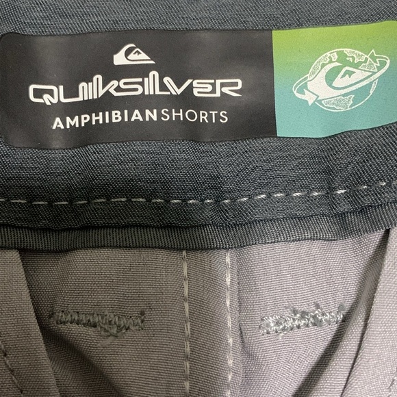 Boys QuikSilver Regular Fit Gray Amphibian Shorts Size 24/8 NEW WITH TAGS - Picture 8 of 9